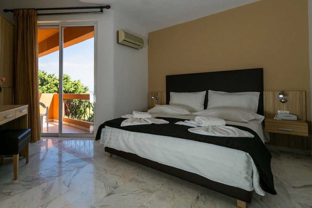 Фото Elotia Hotel