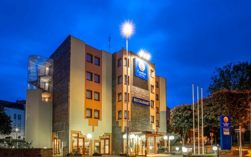 Гостиница Hôtel des Arcades Cachan в Л'Э-ле-Розе