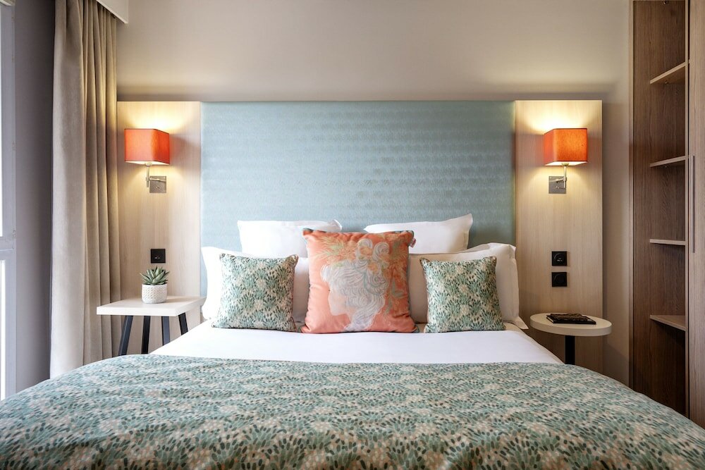 Фото Residhome Paris Guyancourt