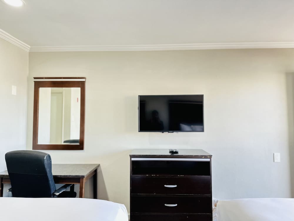 Фото Rodeway Inn Lemon Grove San Diego East