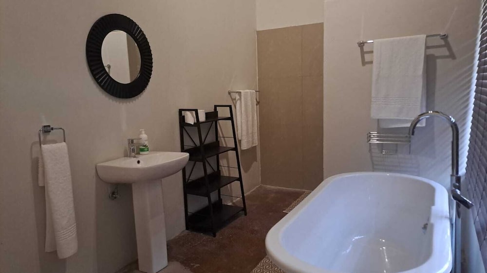 Фото Iphofolo Lodge