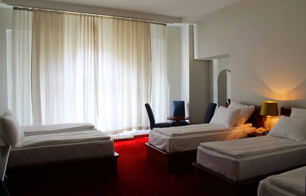 Фото Hotel Sahat