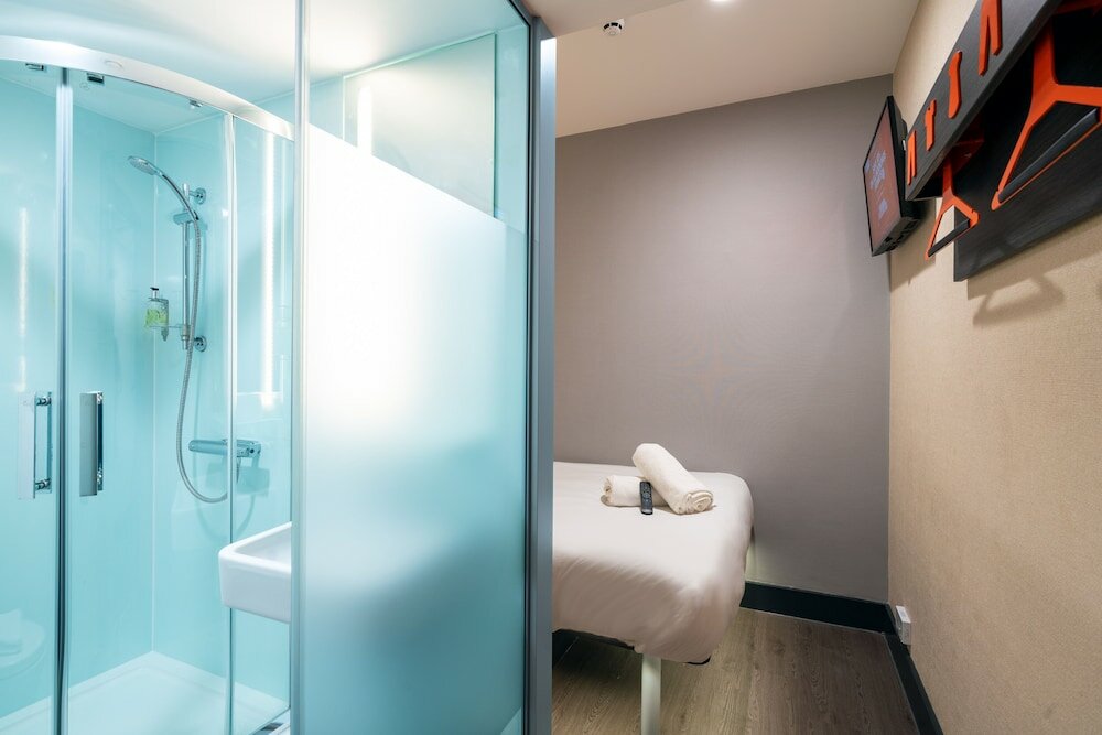 Фото EasyHotel Liverpool City Centre