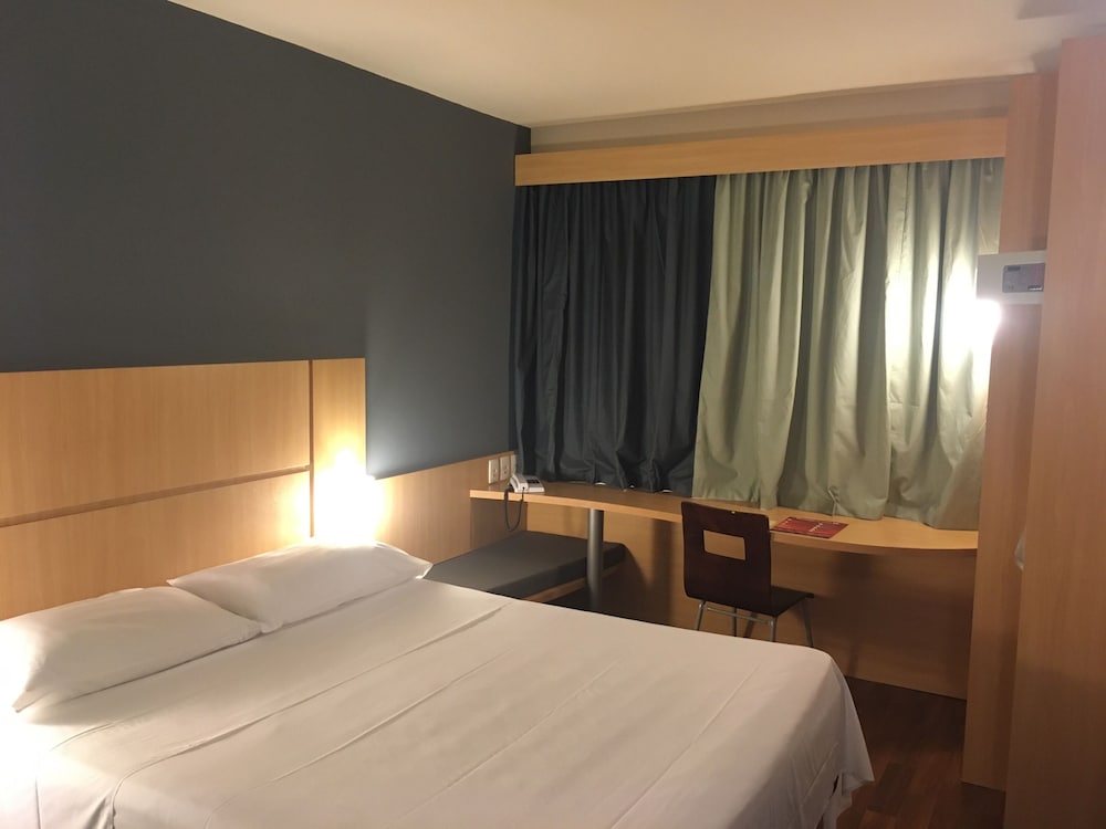 Фото Ibis Belo Horizonte Savassi