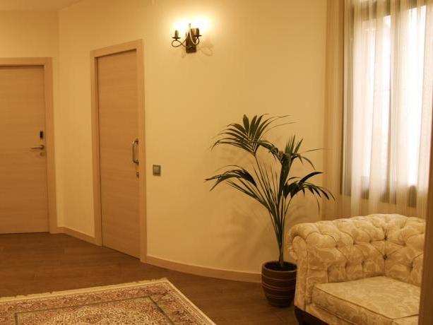 Фото Hostal Excellence