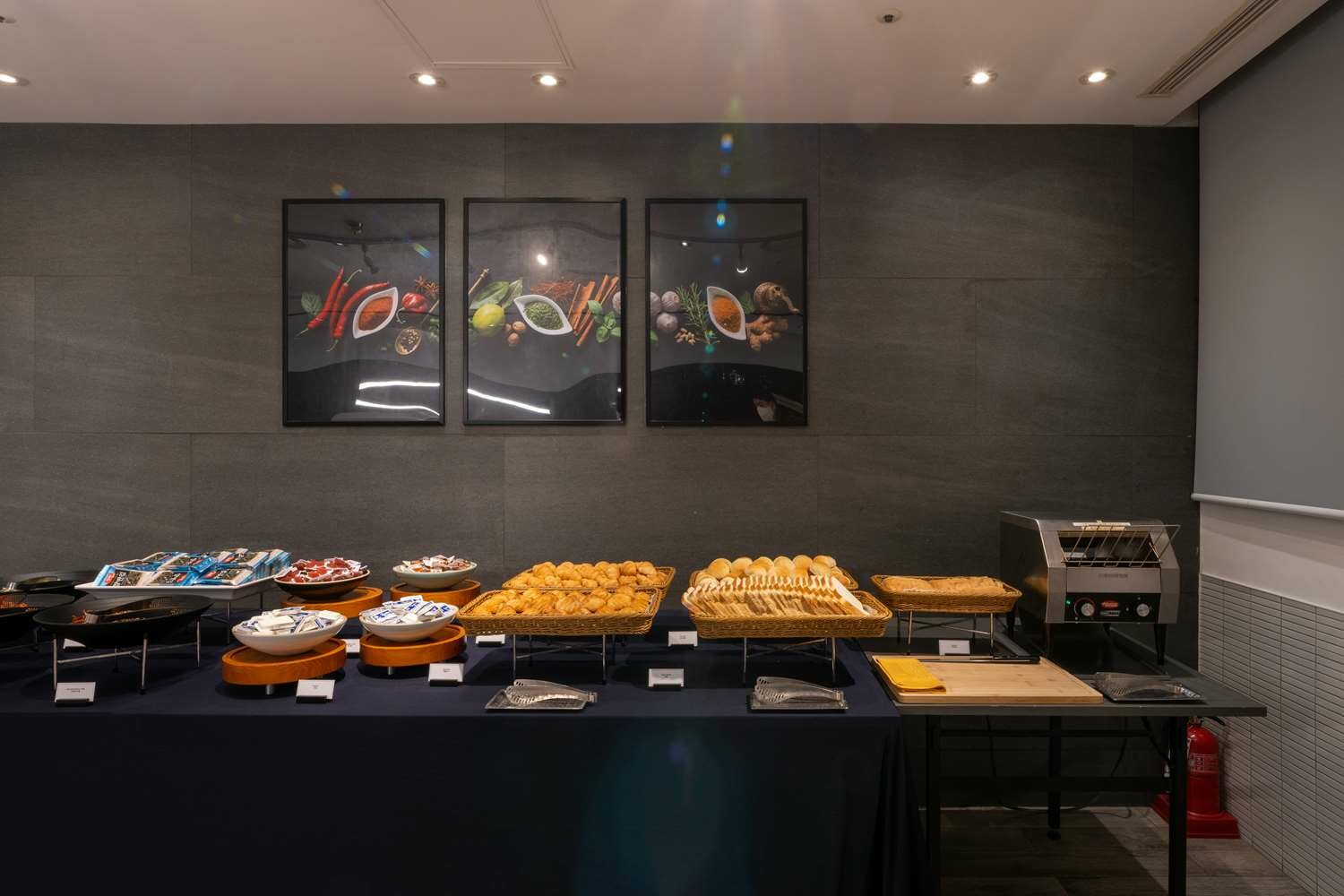 Фото Whistle Lark