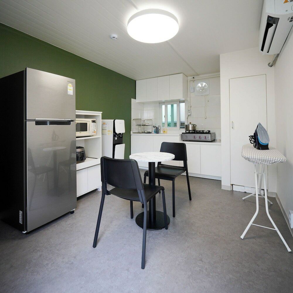 Фото Simple Stay Hotel