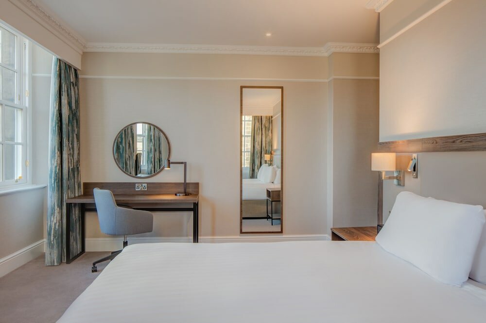 Фото Hilton Edinburgh Carlton