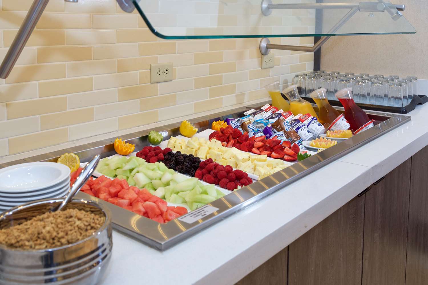 Фото Hilton Garden Inn Burlington Downtown