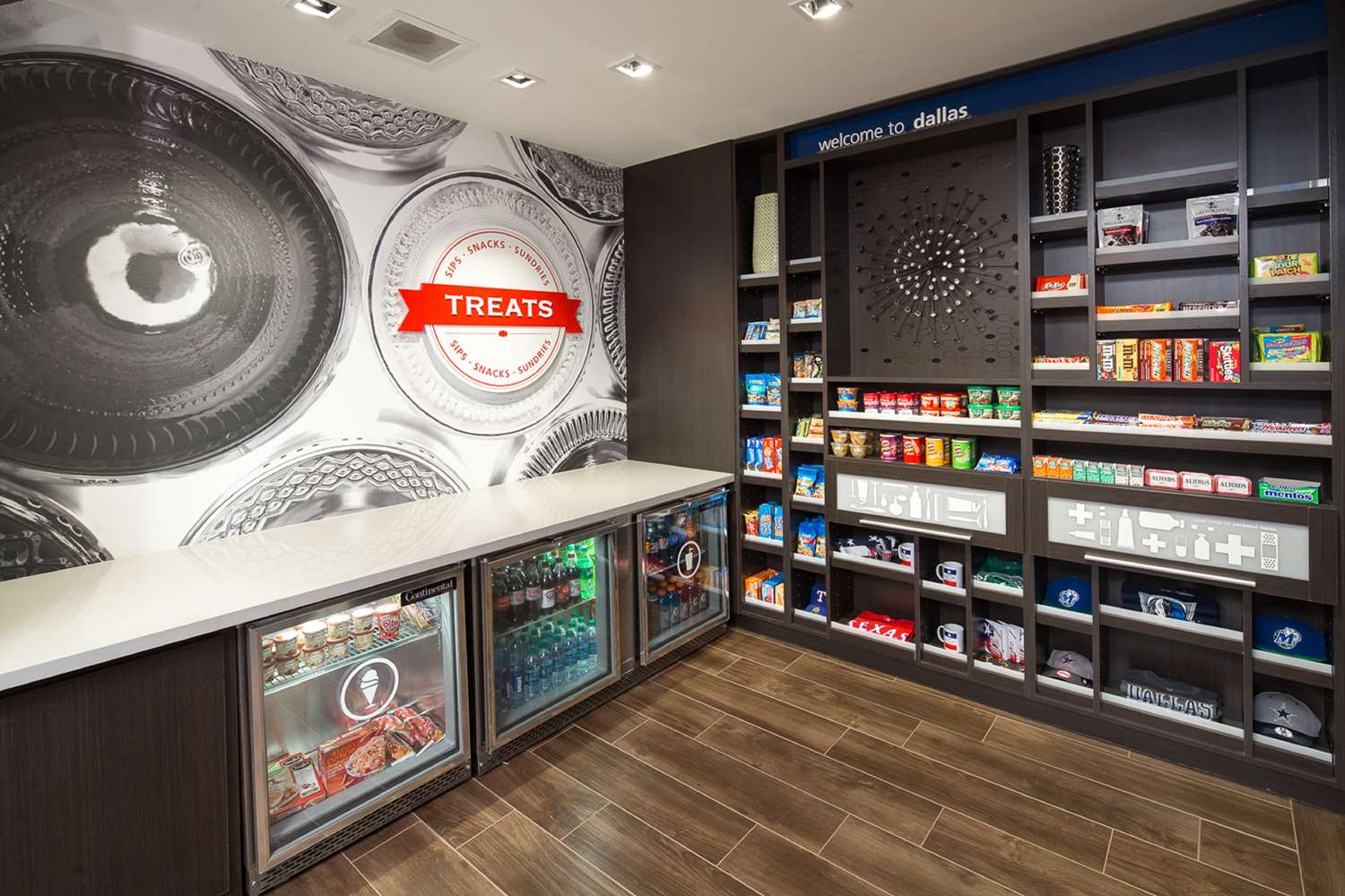 Фото Hampton Inn & Suites Dallas Downtown