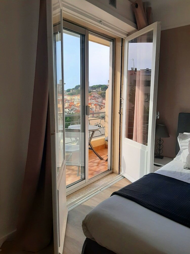 Фото Hôtel Bellevue Cannes