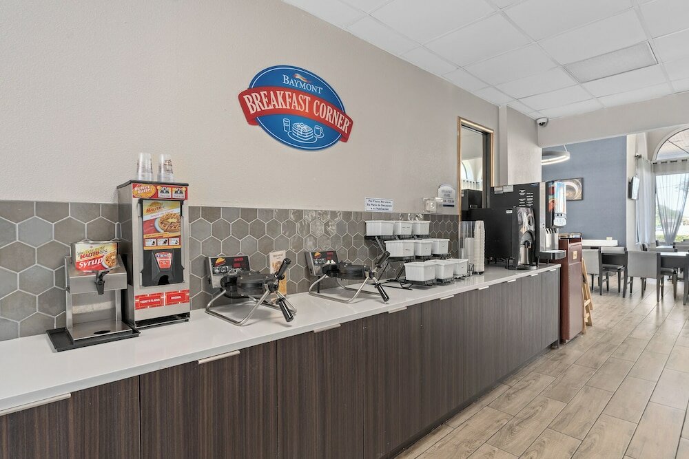 Фото Best Western Orlando East Inn & Suites