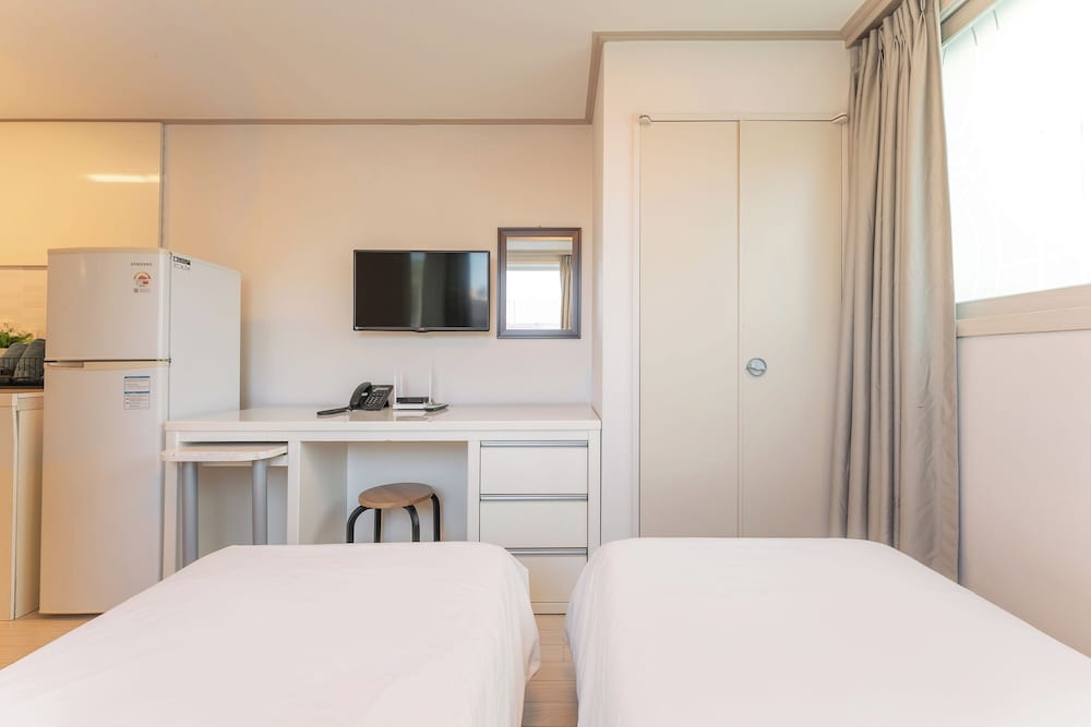 Фото Staywell Hotel