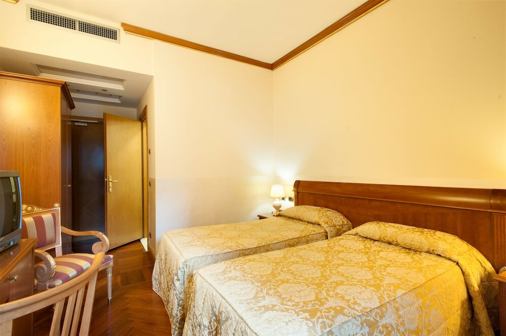 Фото Marconi Hotel