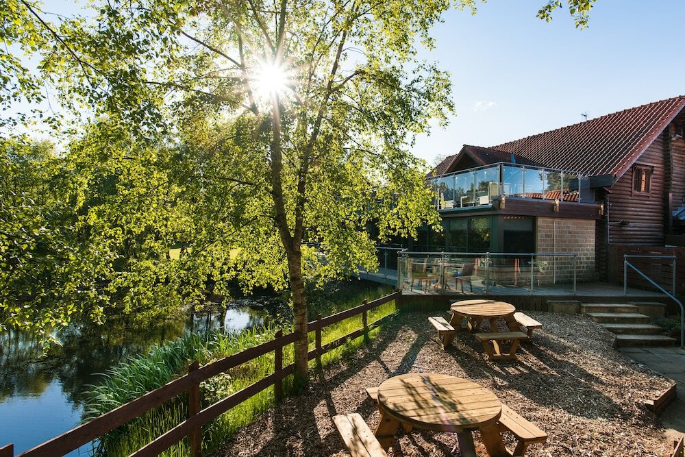 Фото Chevin Country Park Hotel & SPA