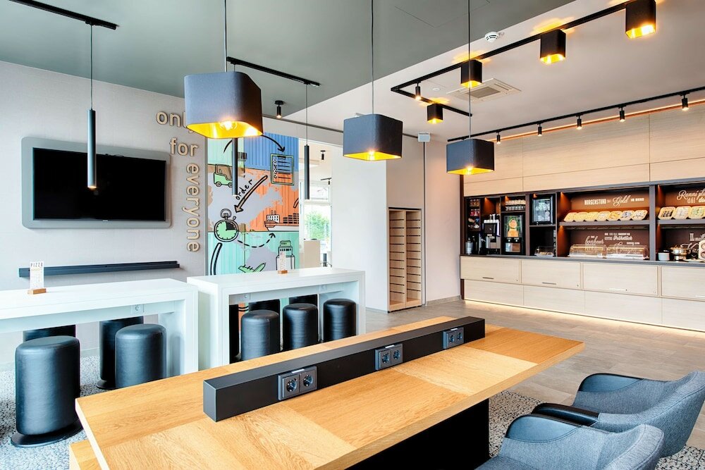 Фото B&b Hotel Stuttgart-Neckarhafen