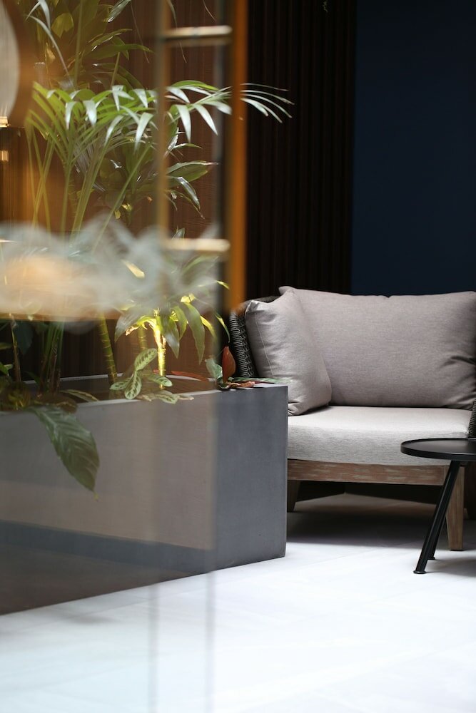 Фото Middle Eight