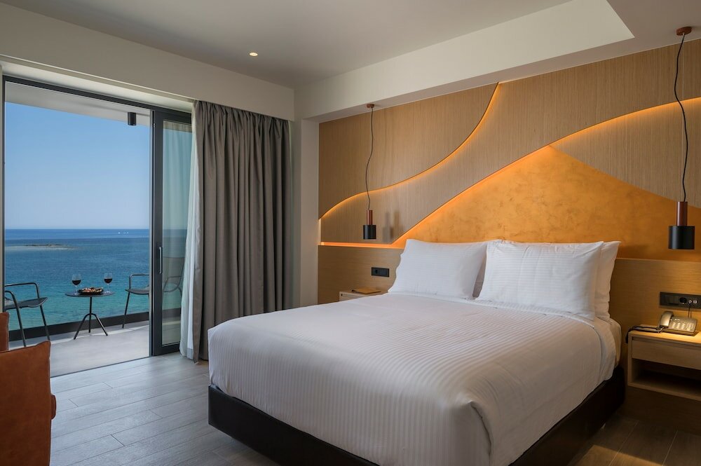 Фото Hyperion City Hotel