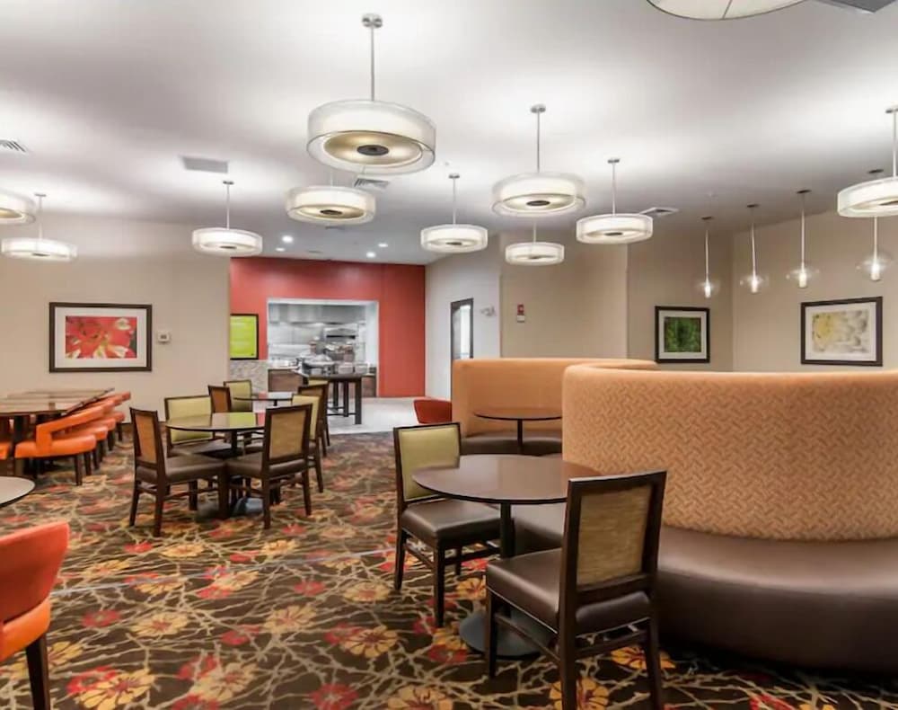 Фото Hilton Garden Inn Preston Casino Area