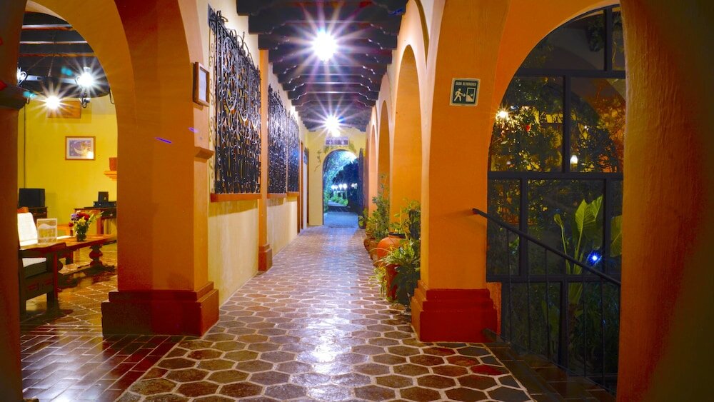 Фото Capital O Hotel Rincon Del Arco