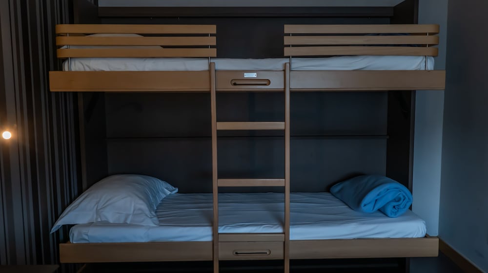 Фото Hôtel d'Orléans