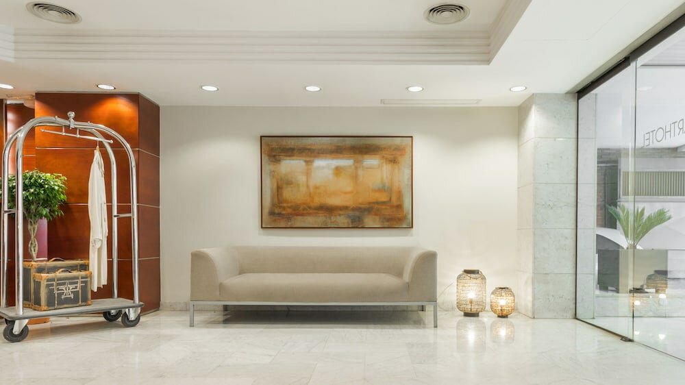 Фото Aparthotel Mariano Cubi Barcelona