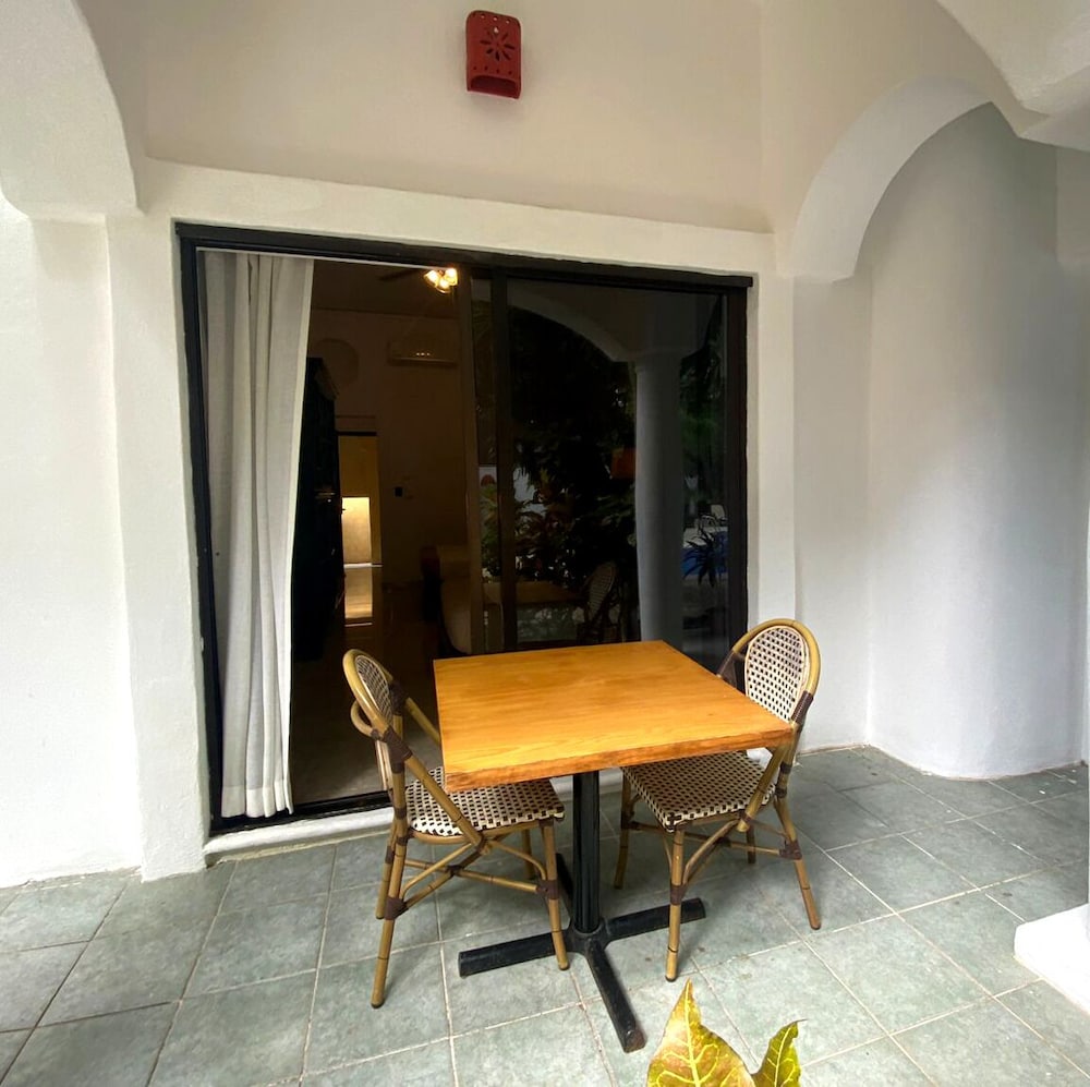 Фото Hacienda Paradise Hotel by Hospitality Wellbeing