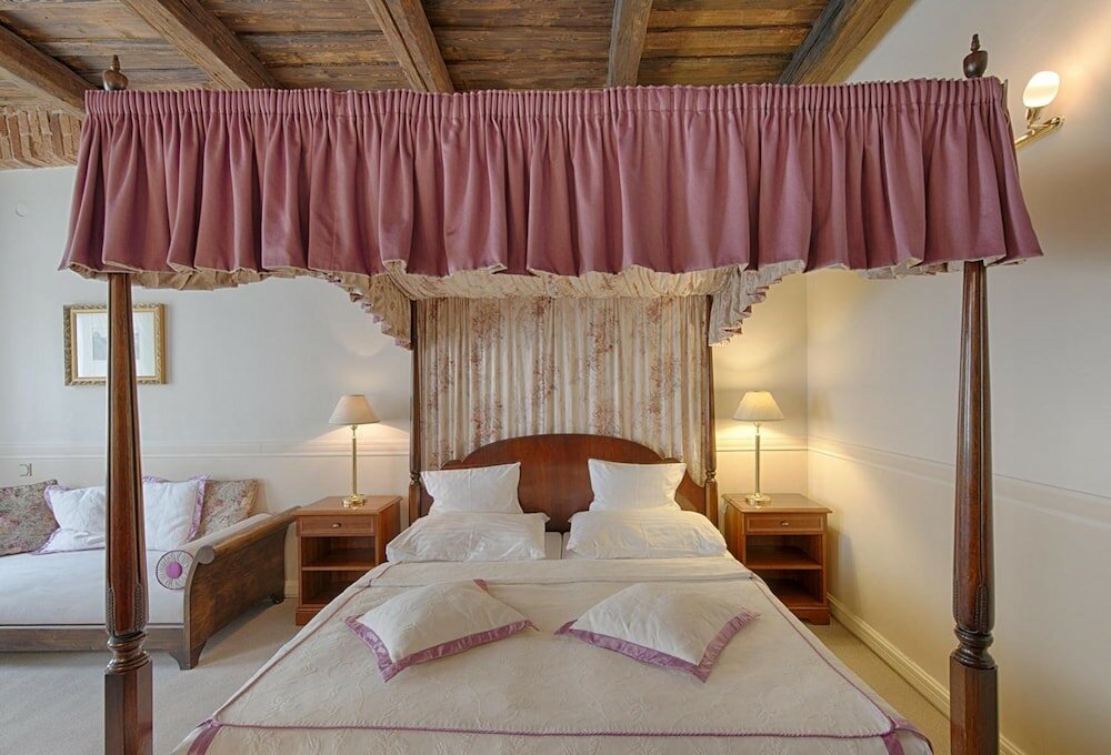 Фото Hotel Embassy