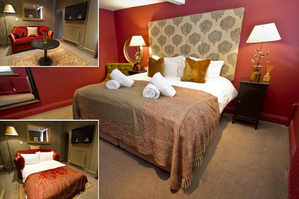 Фото The Chapter House