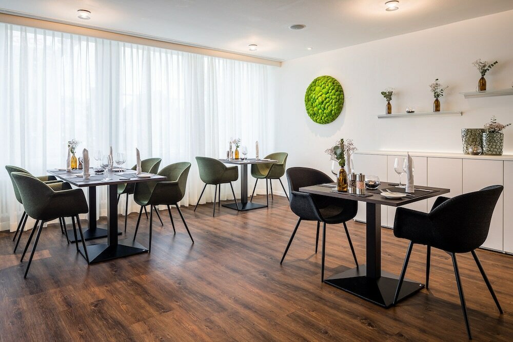 Фото Hotel Baeren Suhr