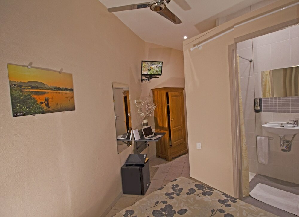 Фото Le Strasbourg Hotel