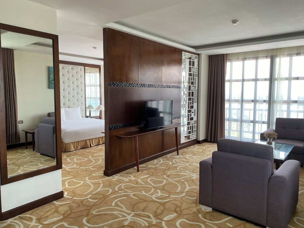 Фото Muong Thanh Holiday Hoi An Hotel