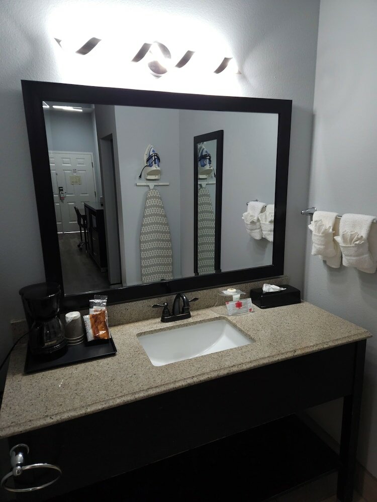 Фото Executive Inn and Suites Tyler