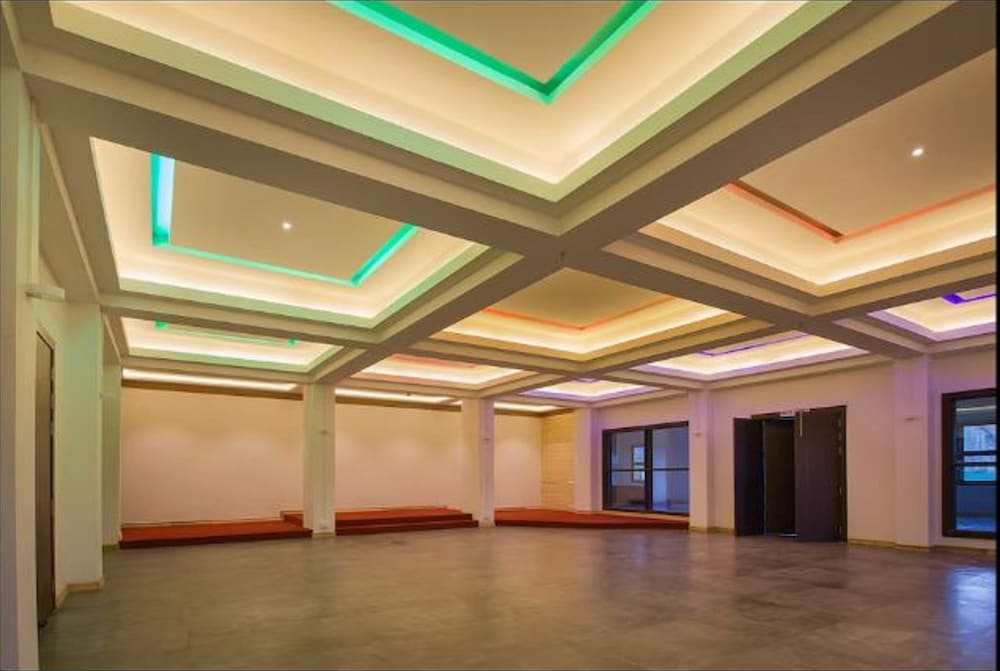 Фото Отель Jain Group Sanderling Resort & Spa