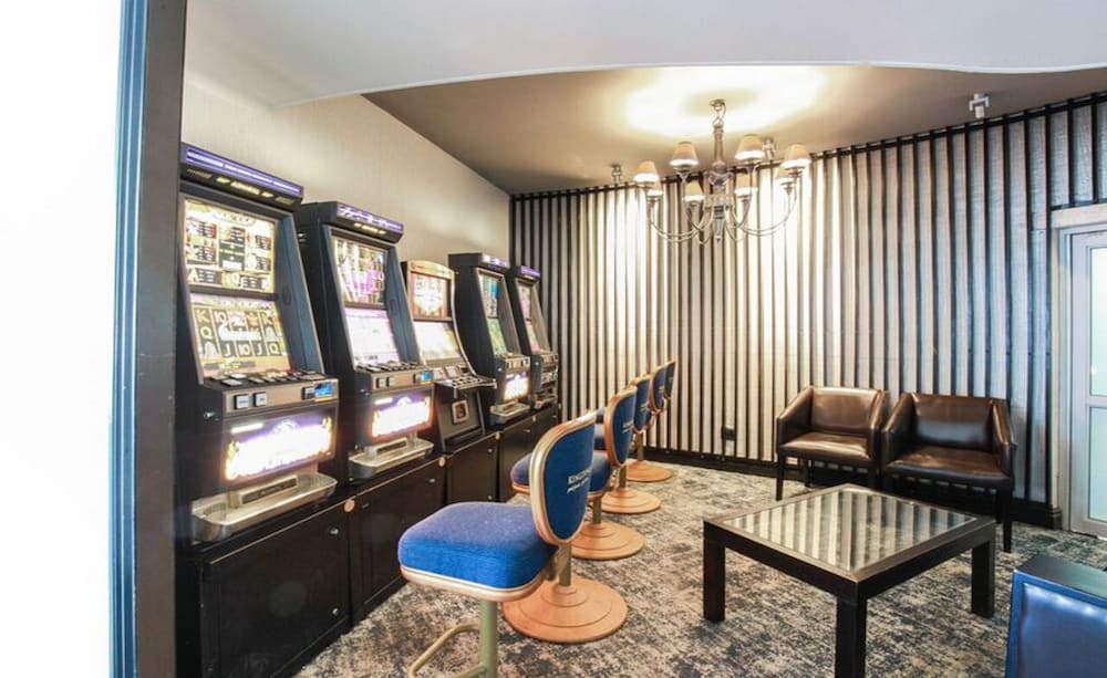 Фото The Blue Waters Hotel