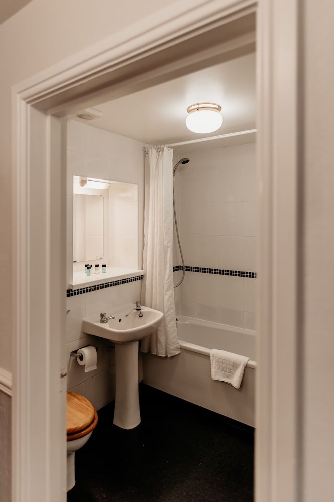 Фото Oak Farm Hotel