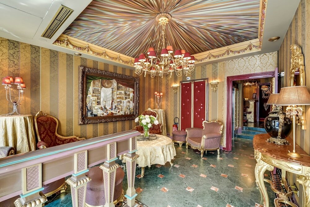 Фото отеля 2