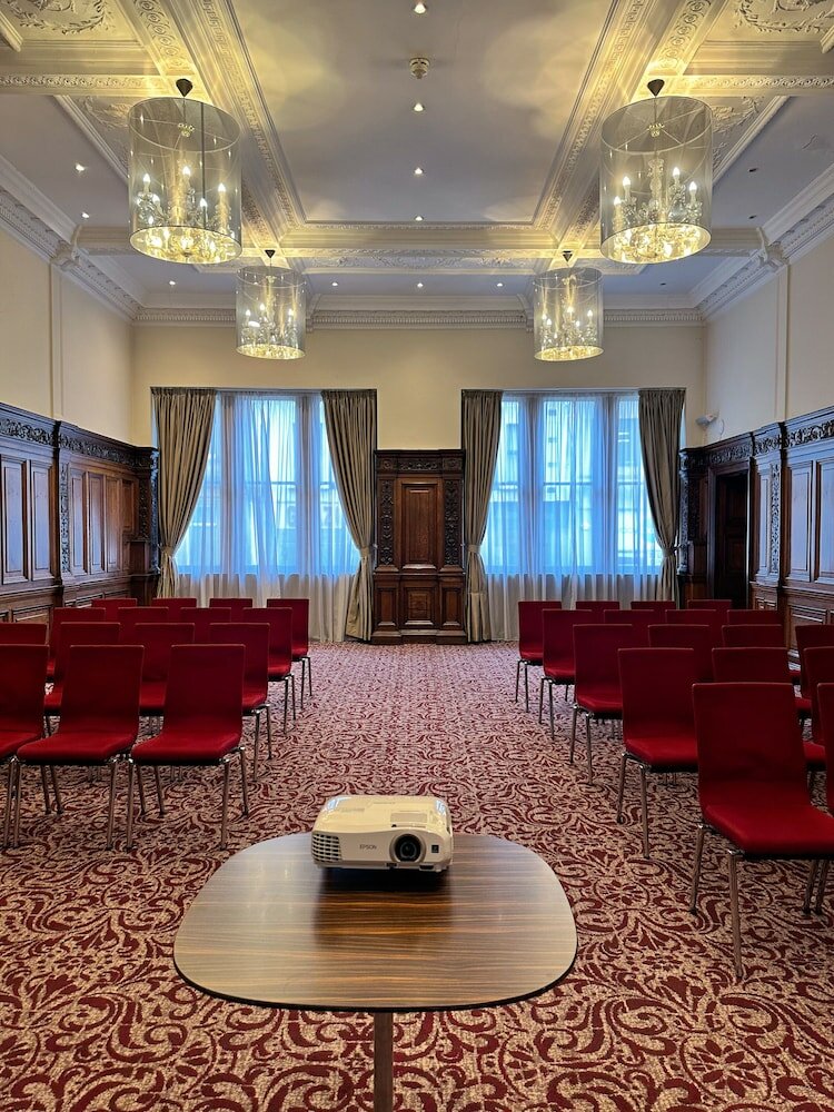 Фото Leopold Hotel