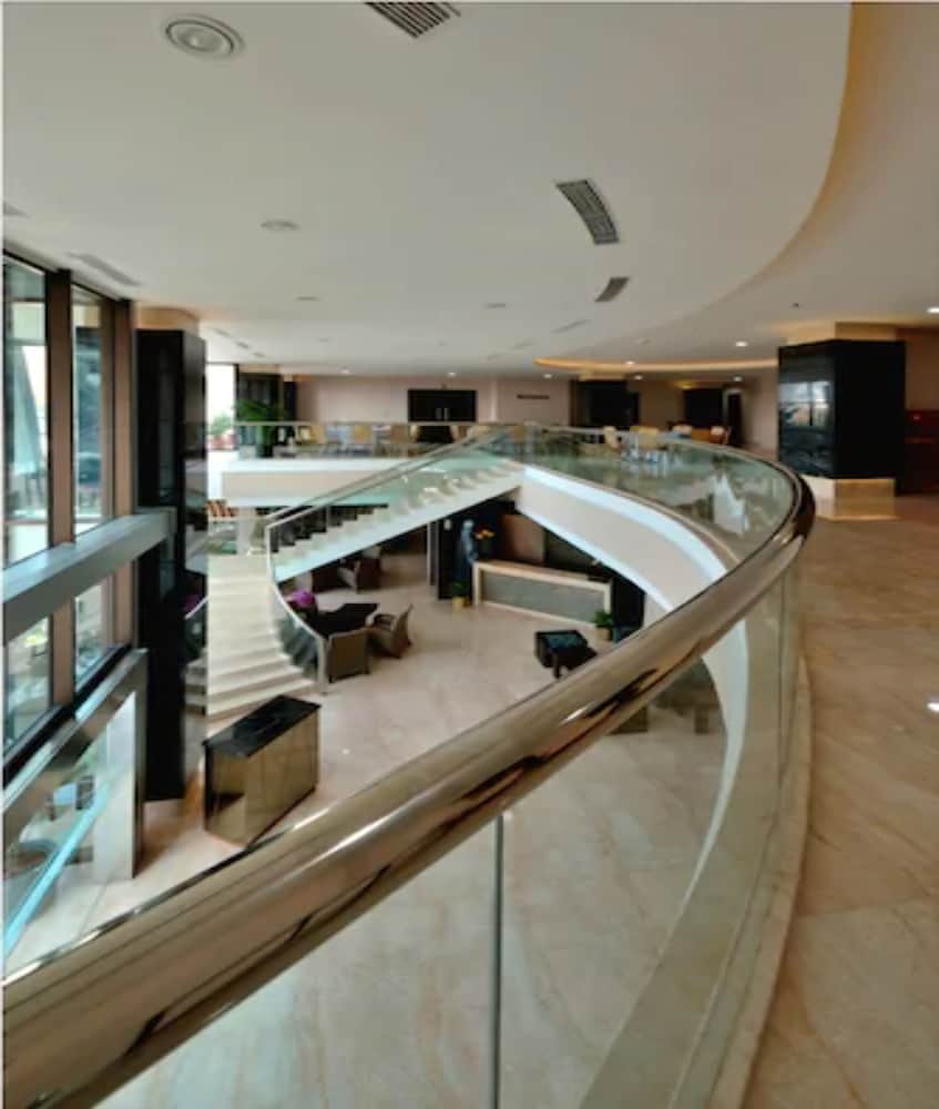 Фото Hotel California Bandung