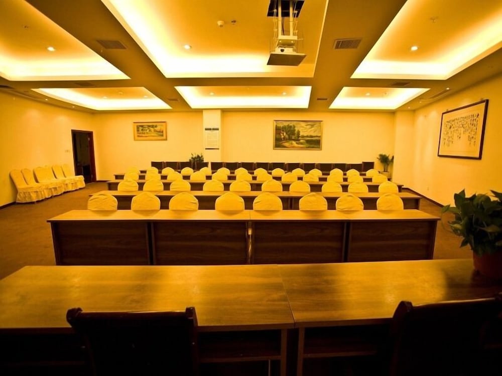 Фото Greentree Inn Suzhou Qimen North Street Likou Hotel