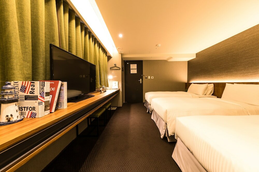 Фото Goodmore Hotel