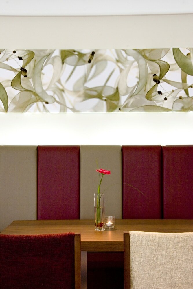 Фото Hilton Garden Inn Luton North