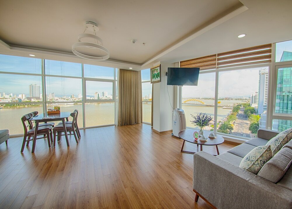 Фото Pariat River Front Hotel