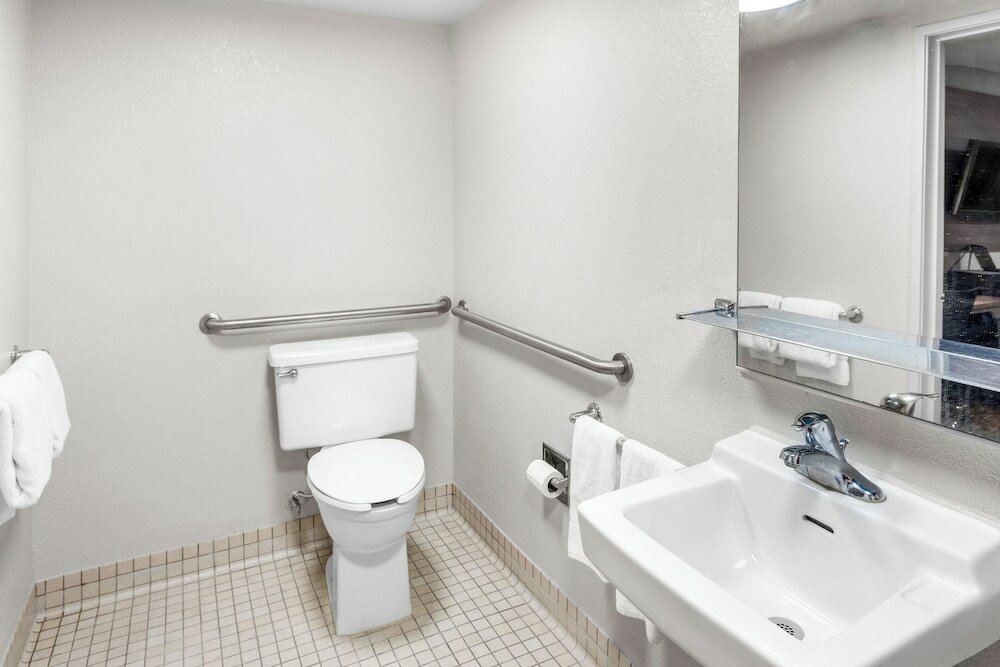 Фото Red Roof Inn Indianapolis North - College Park