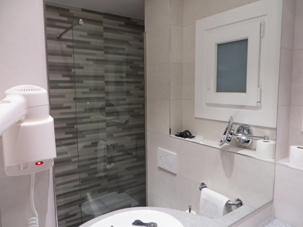 Фото Evenia Oros