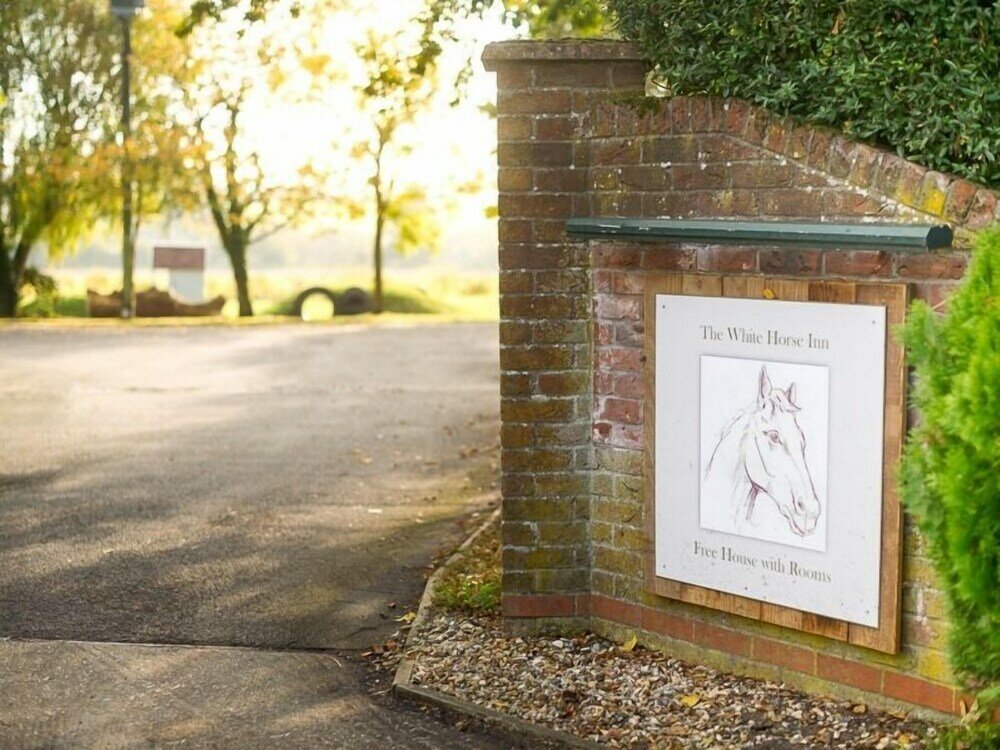 Фото The White Horse Inn