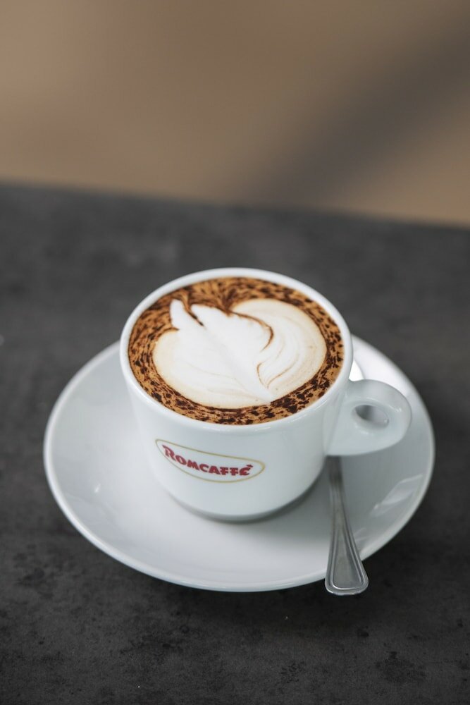 Фото International