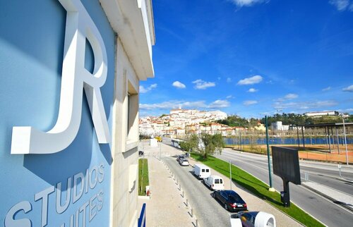 Гостиница Jr Studios & Suites в Коимбре