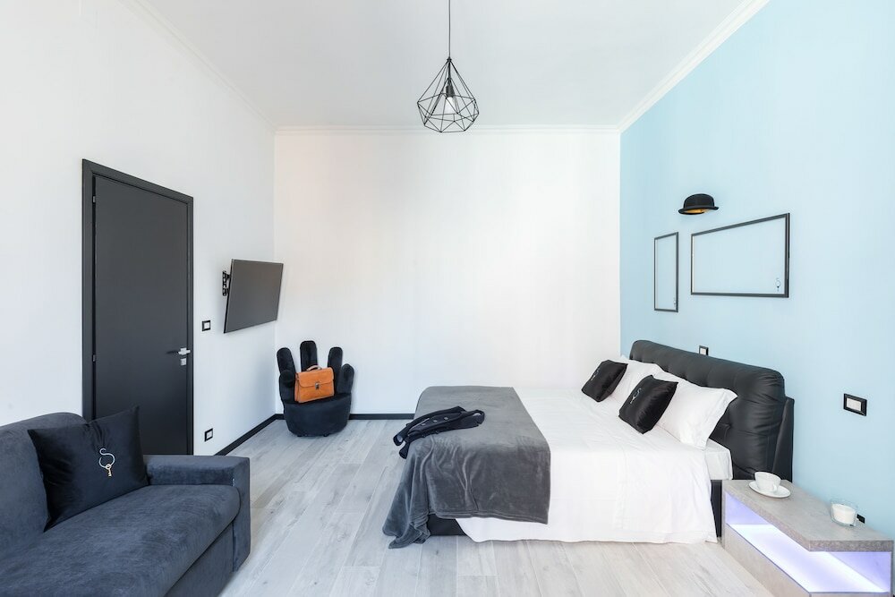 Фото A World Aparts - 32 Modena