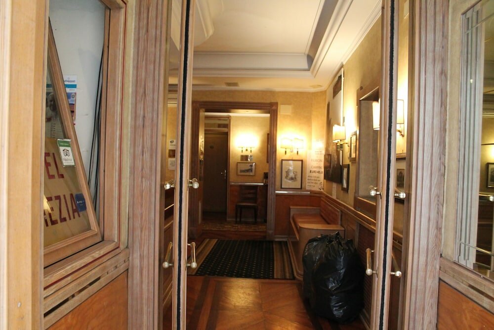 Фото Hotel Pomezia